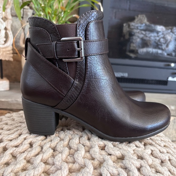 Croft & Barrow Women's Ortholite Ankle Boots Brown Faux Leather SZ7 Block Heels - Picture 7 of 13